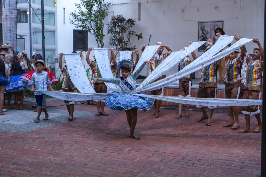 Quadrilha junina Cai Cai Balão